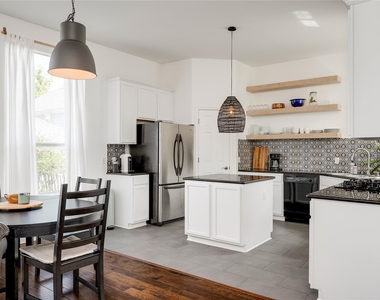1802 Village Oak Ct - Photo Thumbnail 9