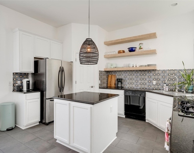 1802 Village Oak Ct - Photo Thumbnail 3