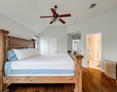 1802 Village Oak Ct - Photo Thumbnail 20