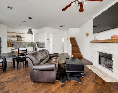 1802 Village Oak Ct - Photo Thumbnail 7