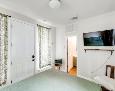 1802 Village Oak Ct - Photo Thumbnail 37