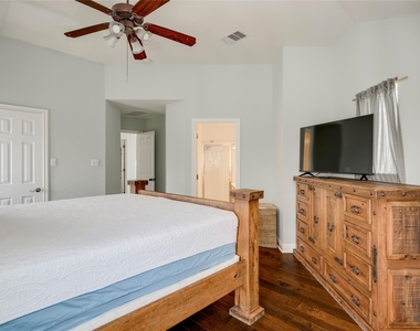 1802 Village Oak Ct - Photo Thumbnail 19