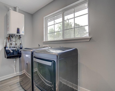 1311 Westmoor Dr - Photo Thumbnail 23