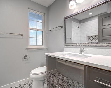 1311 Westmoor Dr - Photo Thumbnail 16