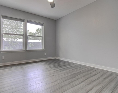1311 Westmoor Dr - Photo Thumbnail 12