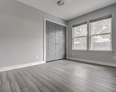 1311 Westmoor Dr - Photo Thumbnail 13
