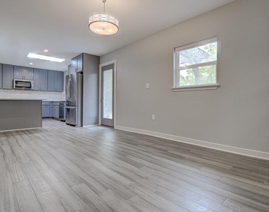 1311 Westmoor Dr - Photo Thumbnail 8
