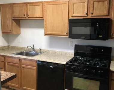 908 Evesham Avenue - Photo Thumbnail 1