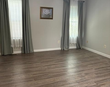 202 Cannon Place - Photo Thumbnail 8