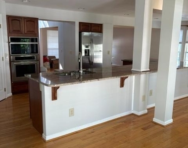 202 Cannon Place - Photo Thumbnail 2