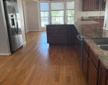 202 Cannon Place - Photo Thumbnail 3