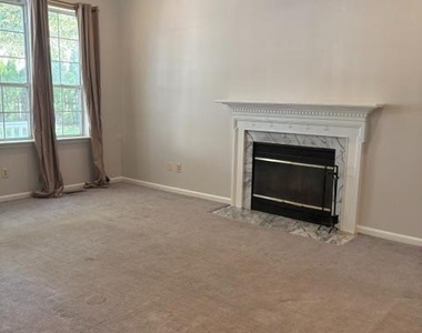 202 Cannon Place - Photo Thumbnail 7