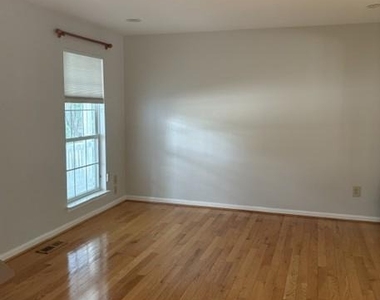 202 Cannon Place - Photo Thumbnail 12