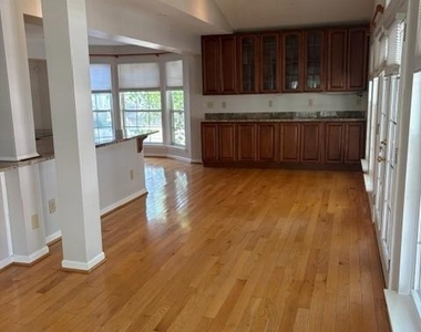 202 Cannon Place - Photo Thumbnail 4