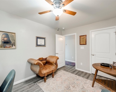 719 Birch Ln - Photo Thumbnail 12