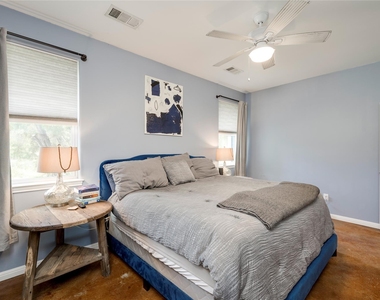 719 Birch Ln - Photo Thumbnail 8