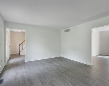 91 Premier Court - Photo Thumbnail 2