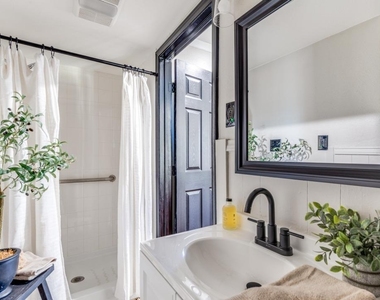 12901 Lamplight Village Ave - Photo Thumbnail 17