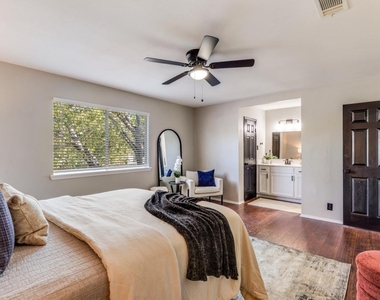 12901 Lamplight Village Ave - Photo Thumbnail 14