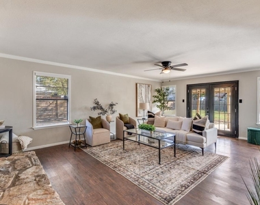 12901 Lamplight Village Ave - Photo Thumbnail 2