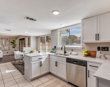 12901 Lamplight Village Ave - Photo Thumbnail 11
