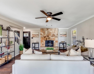 12901 Lamplight Village Ave - Photo Thumbnail 5