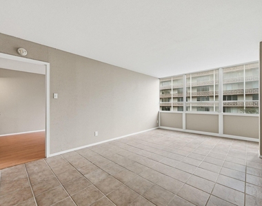 1800 Lavaca St - Photo Thumbnail 4