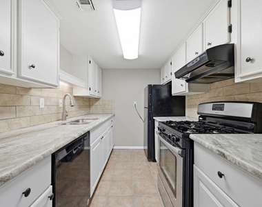 1800 Lavaca St - Photo Thumbnail 7