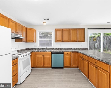 7822 Citadel Court - Photo Thumbnail 27