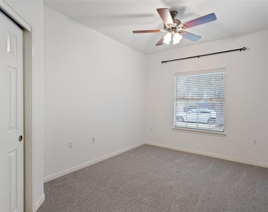 7513 S Glenn St - Photo Thumbnail 2
