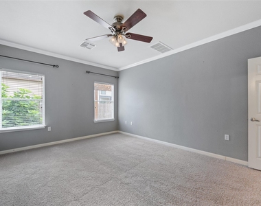 7513 S Glenn St - Photo Thumbnail 4