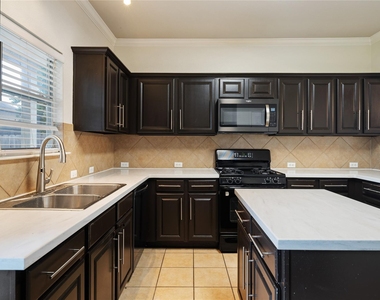 7513 S Glenn St - Photo Thumbnail 9
