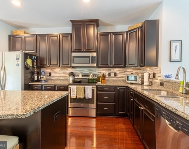 220 General Grey Court - Photo Thumbnail 7