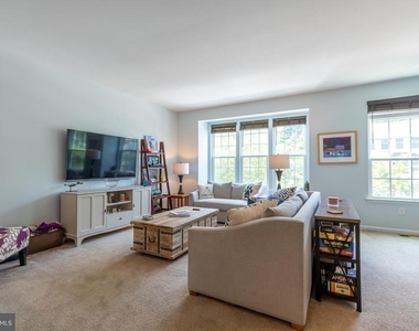 220 General Grey Court - Photo Thumbnail 2