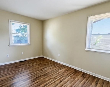 847 Lincoln Street - Photo Thumbnail 7