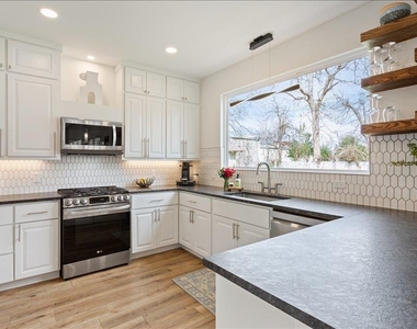 1205 S Main St - Photo Thumbnail 8