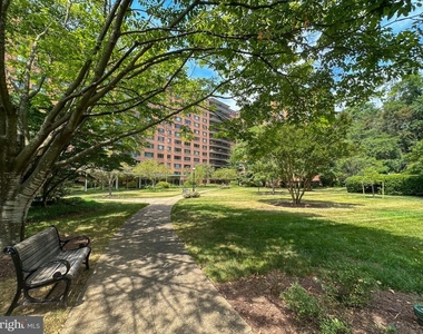 4201 Cathedral Avenue Nw - Photo Thumbnail 20