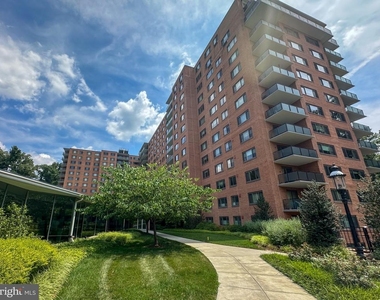 4201 Cathedral Avenue Nw - Photo Thumbnail 23