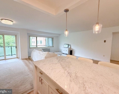 4201 Cathedral Avenue Nw - Photo Thumbnail 6