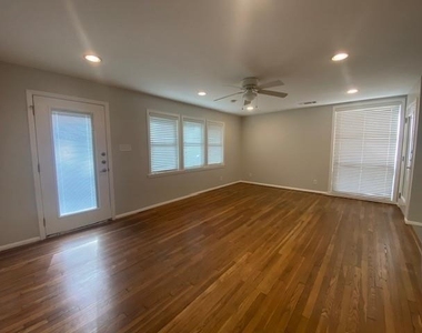 5205 Knight Cir - Photo Thumbnail 2