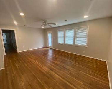 5205 Knight Cir - Photo Thumbnail 3