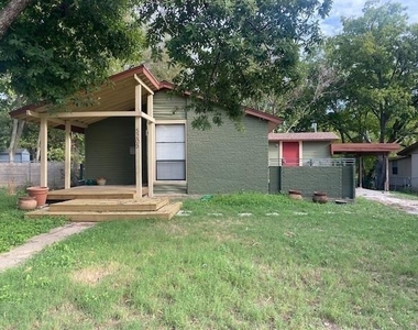 5205 Knight Cir - Photo Thumbnail 1