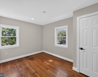 1712 U Street Se - Photo Thumbnail 9