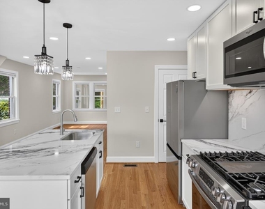 1712 U Street Se - Photo Thumbnail 2