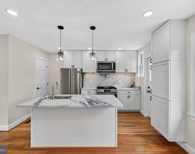 1712 U Street Se - Photo Thumbnail 4