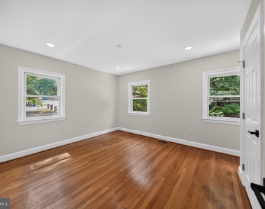 1712 U Street Se - Photo Thumbnail 10