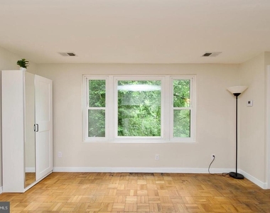 4840 Macarthur Nw - Photo Thumbnail 10