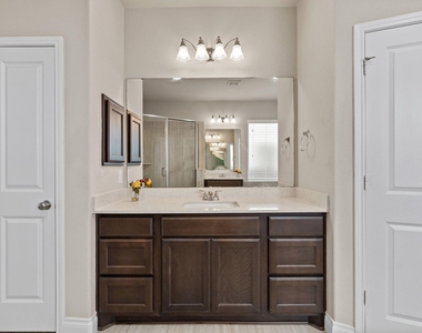 180 Santa Maria St - Photo Thumbnail 16