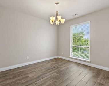 180 Santa Maria St - Photo Thumbnail 7