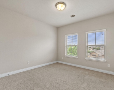 180 Santa Maria St - Photo Thumbnail 25